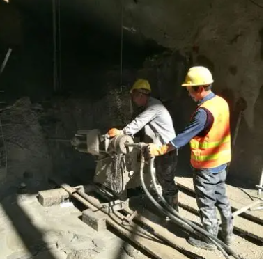 清城水下抗分散灌浆料特点 水下不分散注浆料介绍